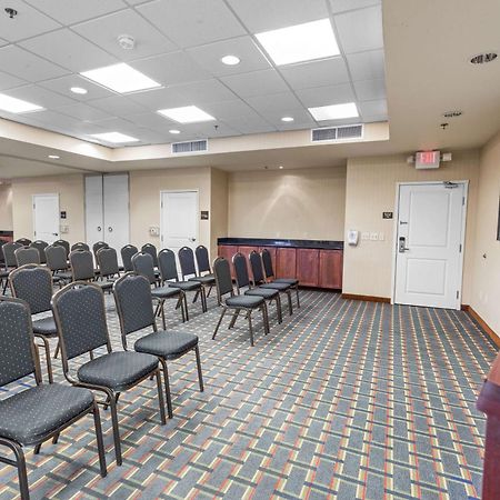 Hampton Inn Denver Northeast-Брайтън Екстериор снимка